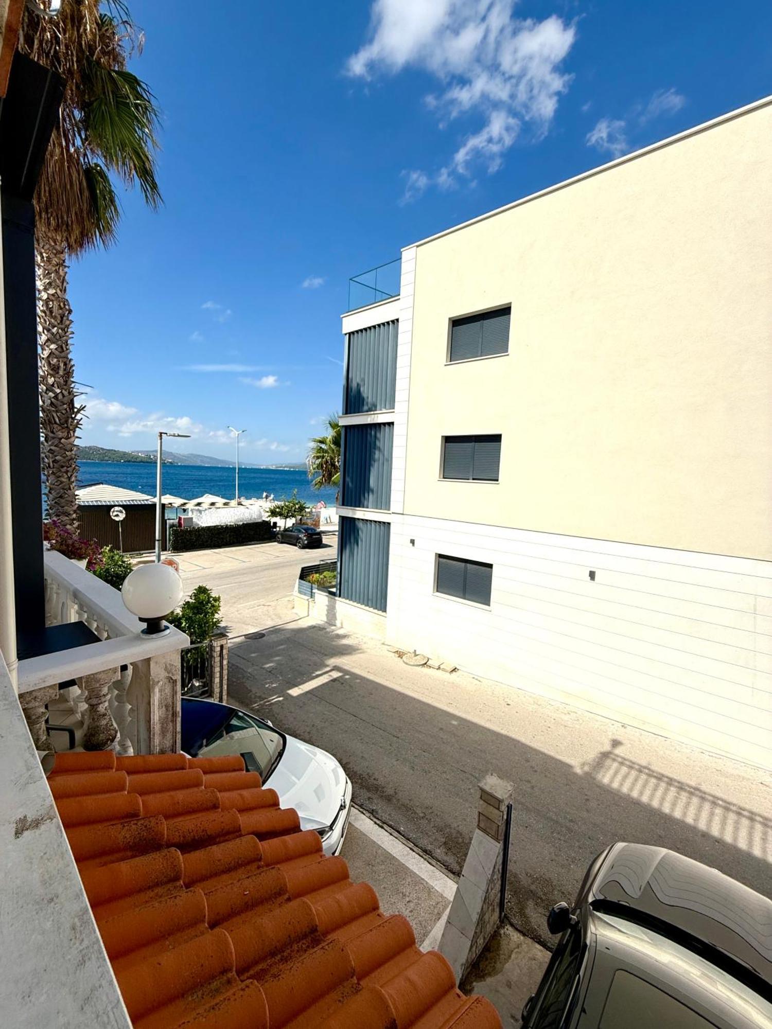 Villa Okruk-10 Meters Away From The Beach Okrug Gornji Exterior foto