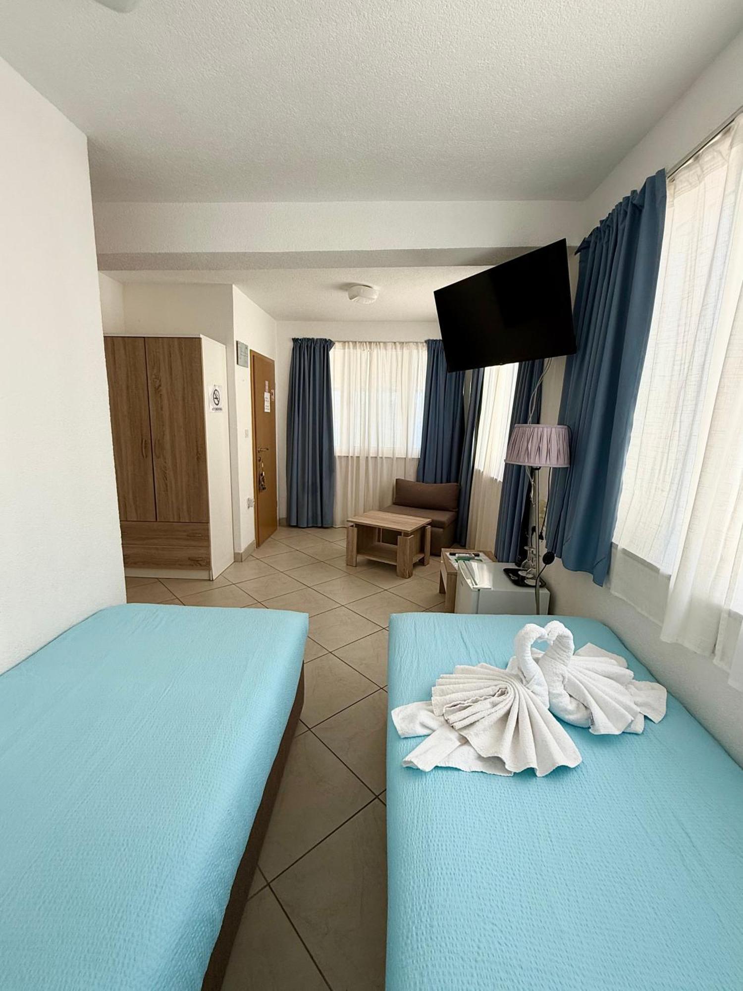 Villa Okruk-10 Meters Away From The Beach Okrug Gornji Exterior foto
