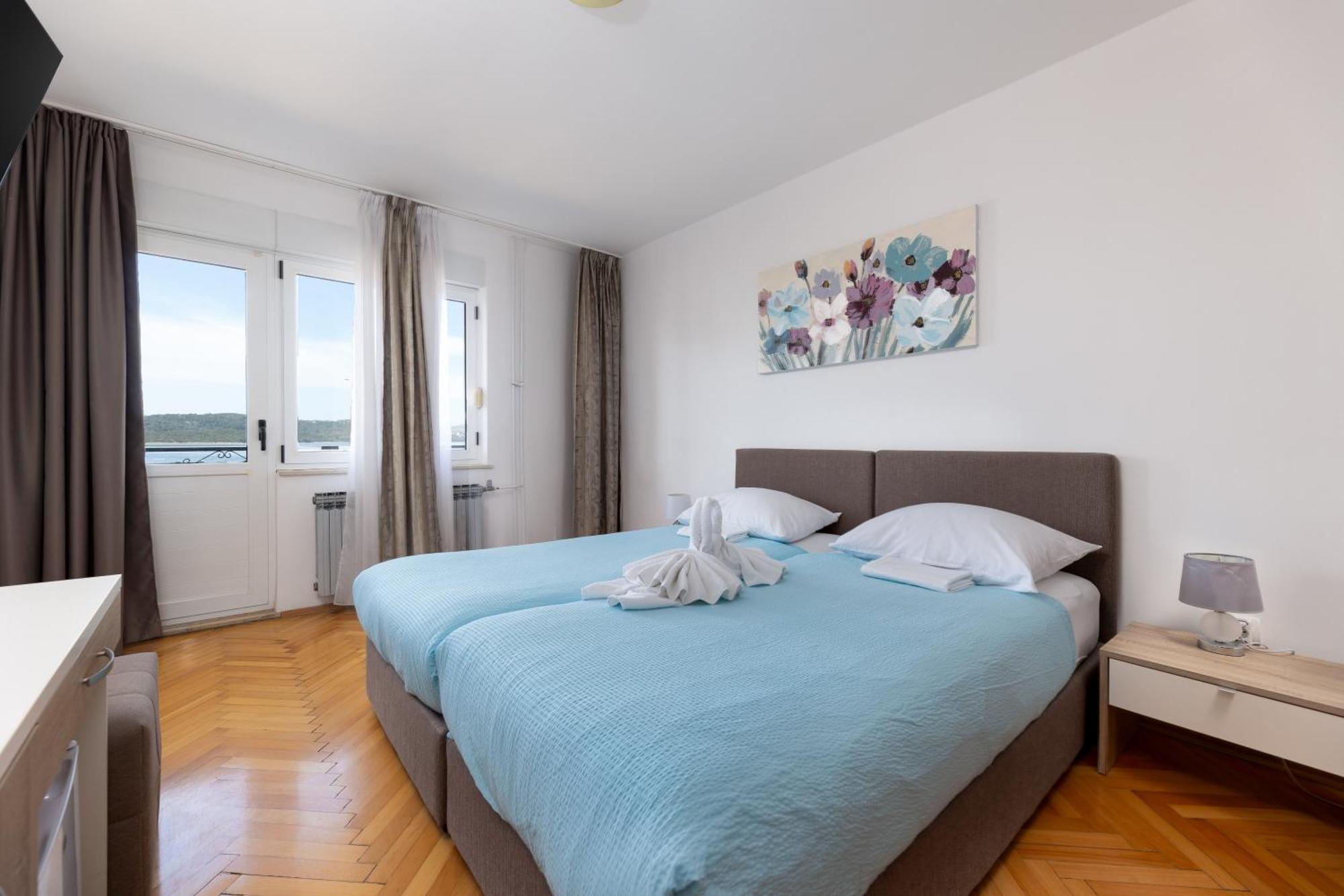 Villa Okruk-10 Meters Away From The Beach Okrug Gornji Exterior foto
